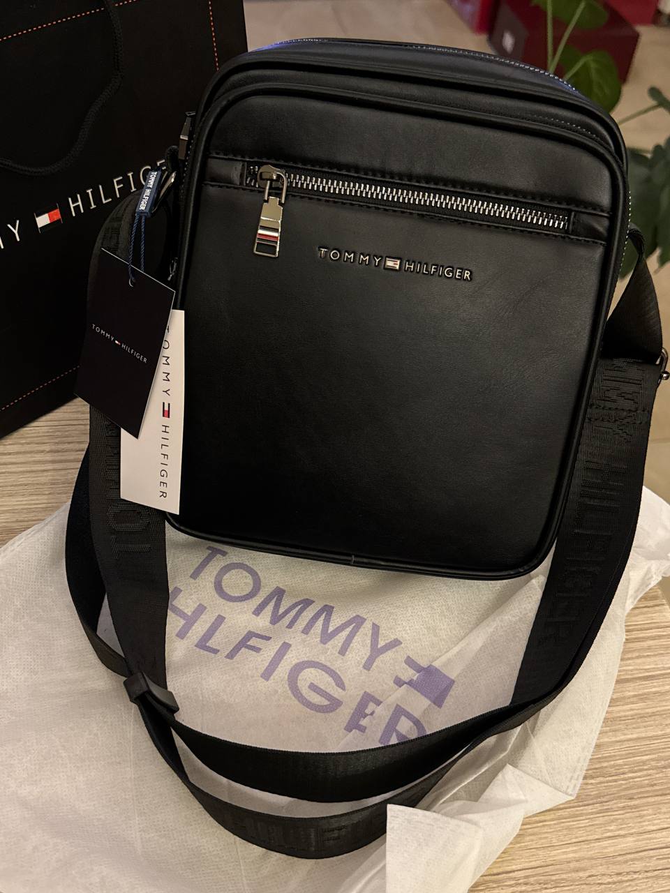 Tommy Hilfiger Bag - Image 3