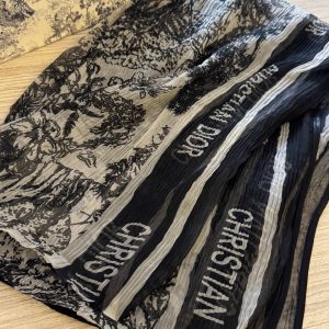 Dior Scrafs