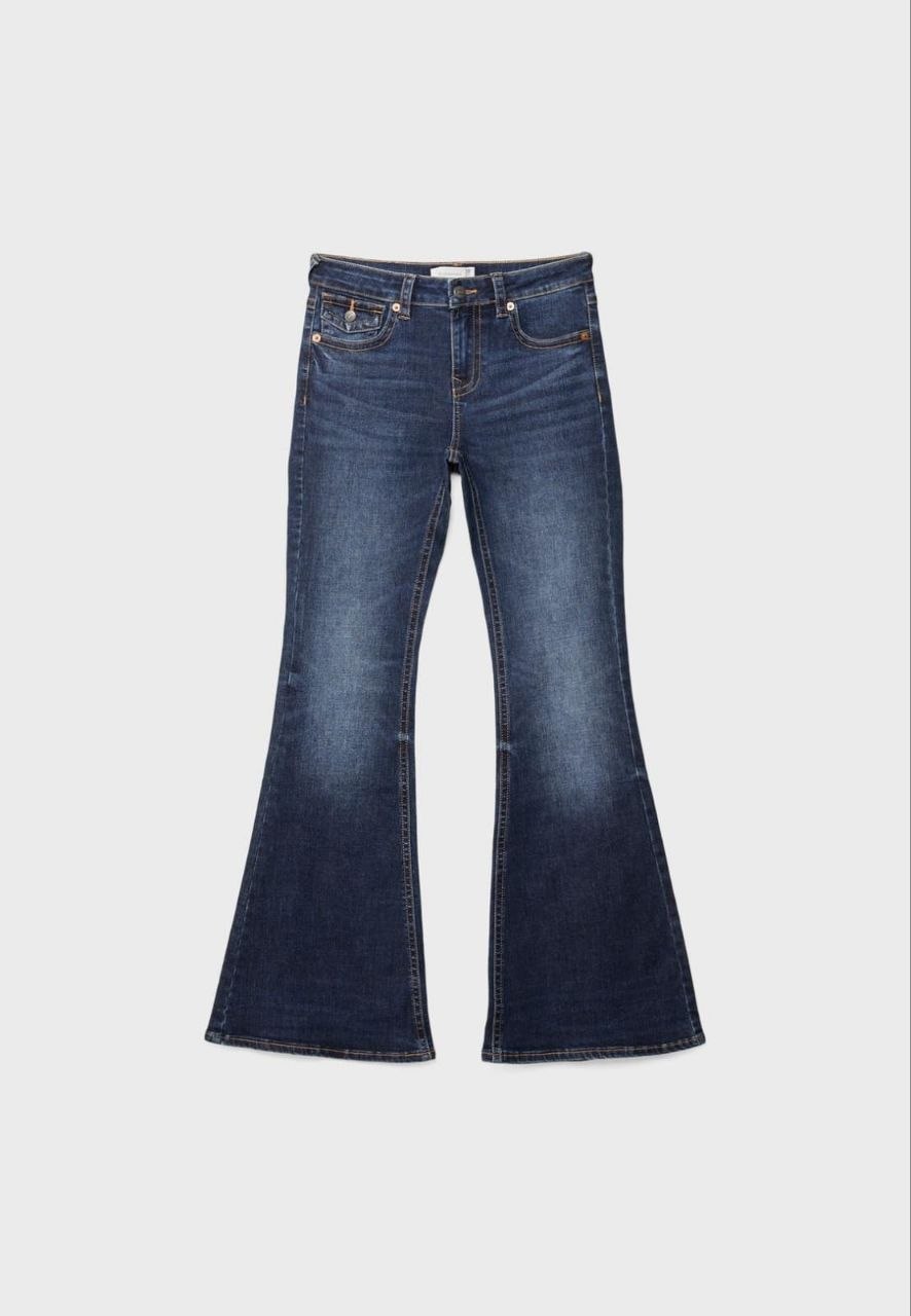 Stradivarius High-Waist Flared Jeans - Image 3