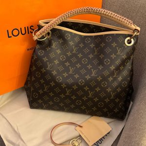 Louis Vuitton Artsy MM Monogram Bag