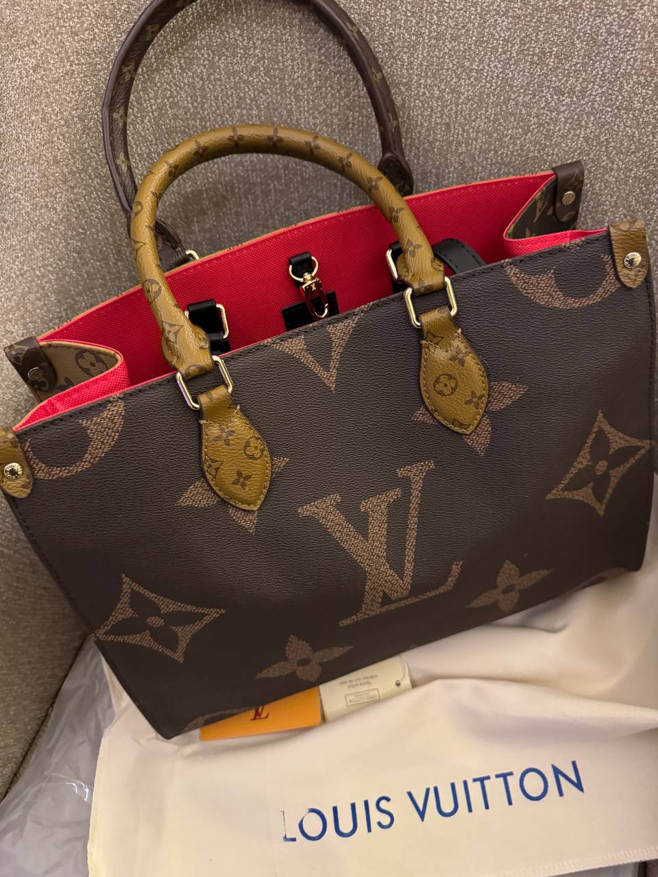 Louis Vuitton OnTheGo MM Bag - Image 6