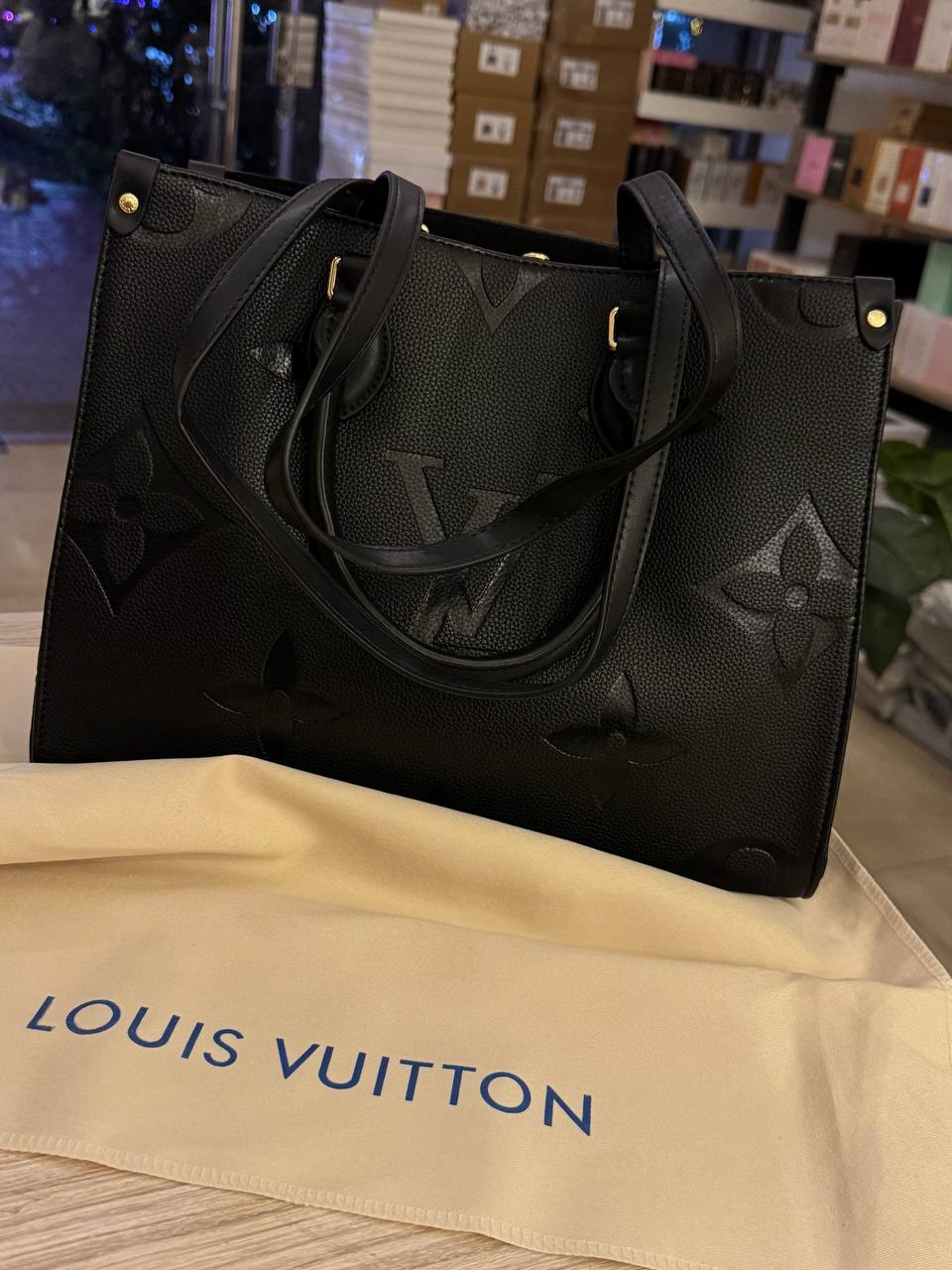 Louis Vuitton OnTheGo MM Bag - Image 5