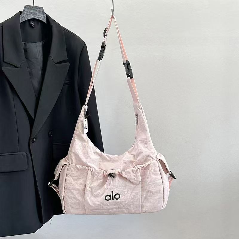 Alo Sporty Waterproof Bag - Image 6