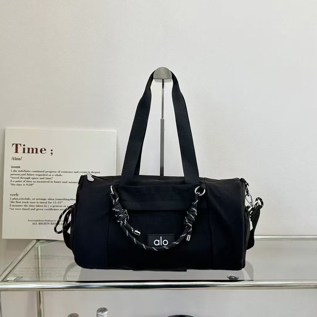 Alo Sporty Duffel Bag - Image 5