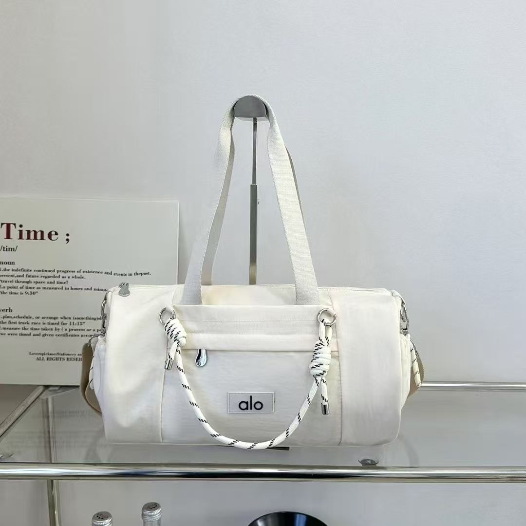 Alo Sporty Duffel Bag - Image 4