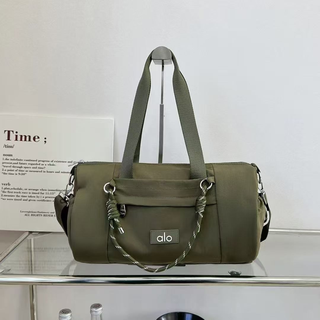 Alo Sporty Duffel Bag - Image 6