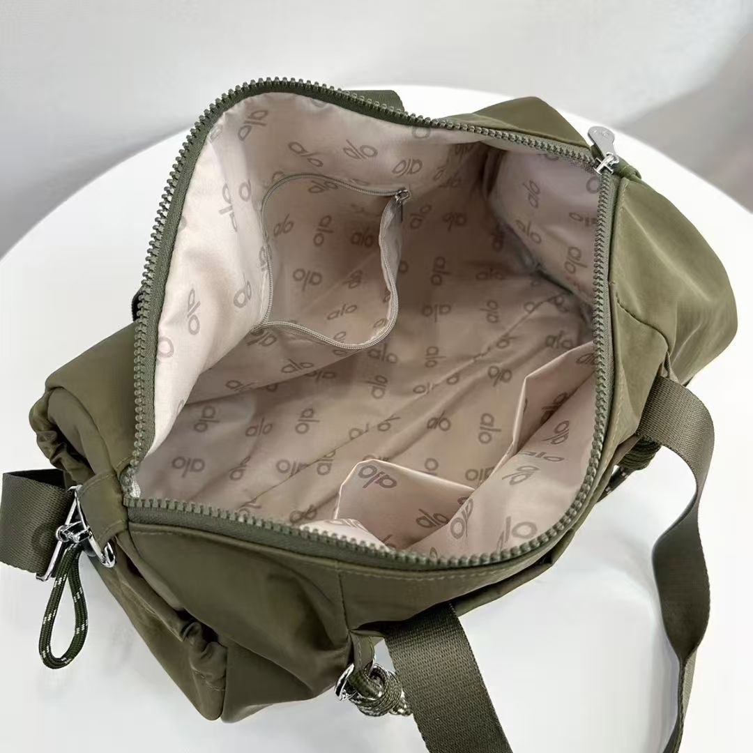 Alo Sporty Duffel Bag - Image 3
